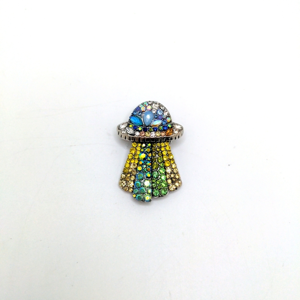 Sparkling UFO Crystal Brooch - Picture 7 of 7
